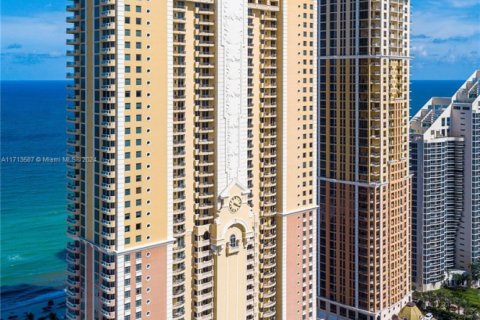 Condo in Sunny Isles Beach, Florida, 3 bedrooms  № 1601232 - photo 1