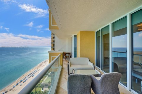 Condo in Sunny Isles Beach, Florida, 3 bedrooms  № 1601232 - photo 29