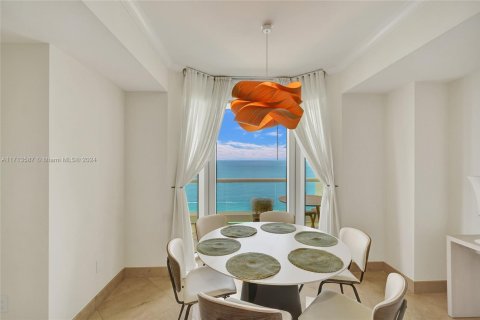 Condo in Sunny Isles Beach, Florida, 3 bedrooms  № 1601232 - photo 22