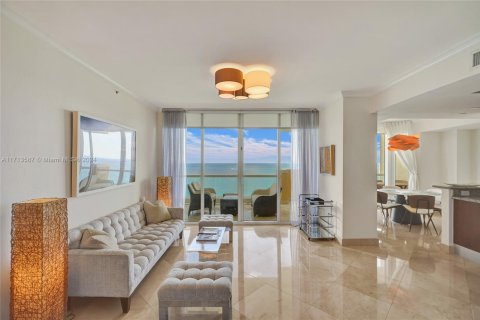 Condo in Sunny Isles Beach, Florida, 3 bedrooms  № 1601232 - photo 11