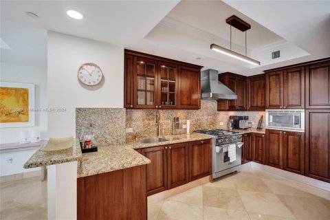 Condo in Sunny Isles Beach, Florida, 3 bedrooms  № 1601232 - photo 17