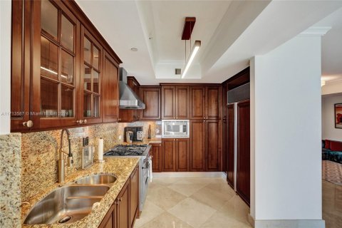 Condo in Sunny Isles Beach, Florida, 3 bedrooms  № 1601232 - photo 19
