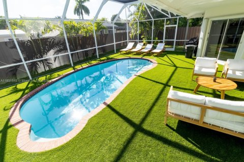 Casa en venta en Miami, Florida, 4 dormitorios, 210.24 m2 № 1857570 - foto 14