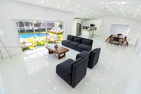 Casa en venta en Miami, Florida, 4 dormitorios, 210.24 m2 № 1857570 - foto 4