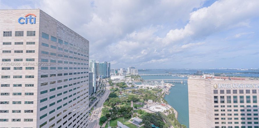 Condo à Miami, Floride, 2 chambres  № 2145832