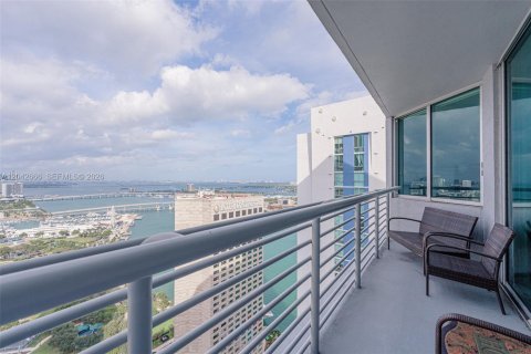 Copropriété à louer à Miami, Floride: 2 chambres, 108.6 m2 № 2145832 - photo 3