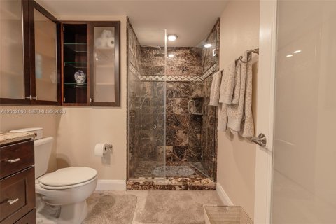 Copropriété à louer à Miami, Floride: 2 chambres, 108.6 m2 № 2145832 - photo 9