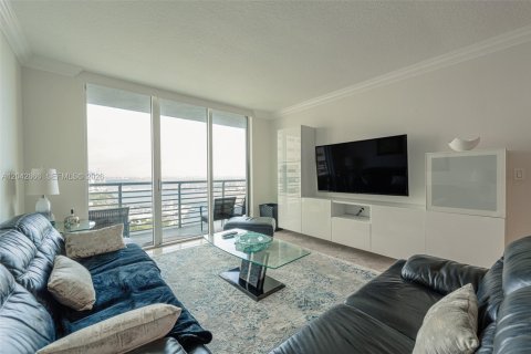Copropriété à louer à Miami, Floride: 2 chambres, 108.6 m2 № 2145832 - photo 19