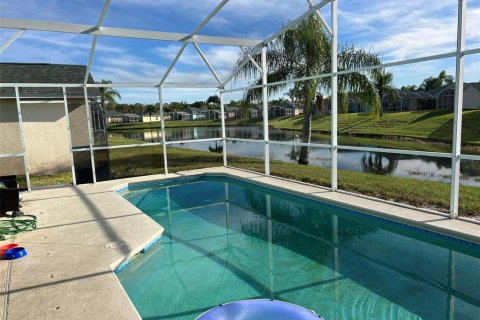 House in Davenport, Florida 5 bedrooms, 166.3 sq.m. № 1439354 - photo 22