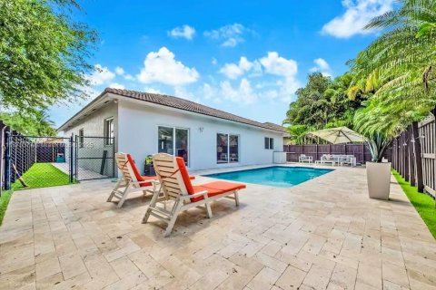 Villa ou maison à vendre à Miami, Floride: 4 chambres, 177.26 m2 № 1954941 - photo 17
