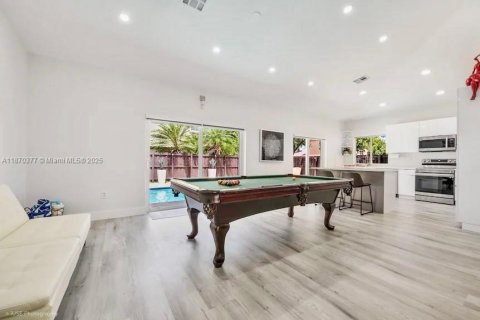 Villa ou maison à vendre à Miami, Floride: 4 chambres, 177.26 m2 № 1954941 - photo 3