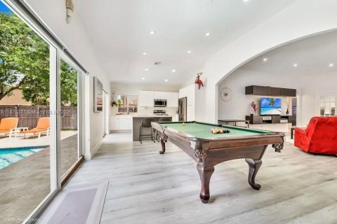 Villa ou maison à vendre à Miami, Floride: 4 chambres, 177.26 m2 № 1954941 - photo 6