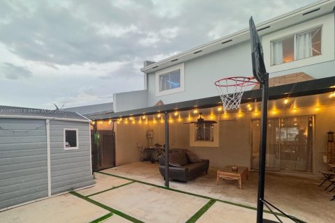 Купить таунхаус в Майами-Гарденс, Флорида 4 спальни, 143.35м2, № 1922768 - фото 26