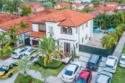 Купить виллу или дом в Майами, Флорида 5 спален, 256.97м2, № 1994987 - фото 2