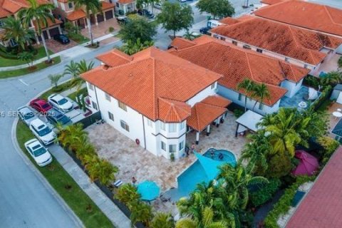 Купить виллу или дом в Майами, Флорида 5 спален, 256.97м2, № 1994987 - фото 4