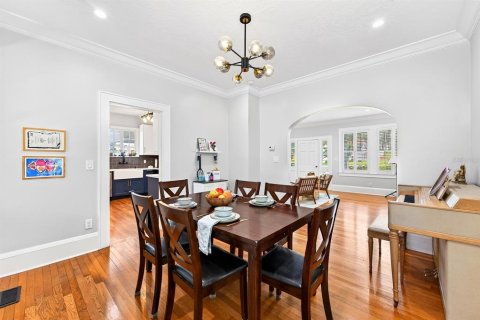 House in Orlando, Florida 4 bedrooms, 178.93 sq.m. № 2345035 - photo 12