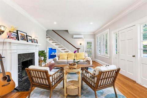 House in Orlando, Florida 4 bedrooms, 178.93 sq.m. № 2345035 - photo 4