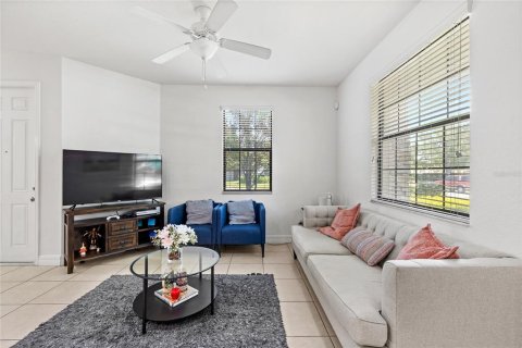 Townhouse in Orlando, Florida 3 bedrooms, 152.45 sq.m. № 2339544 - photo 7