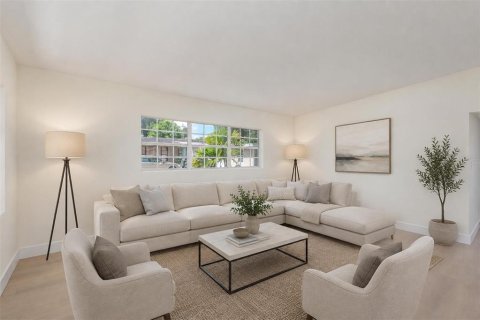 House in Orlando, Florida 3 bedrooms, 134.34 sq.m. № 2333884 - photo 11
