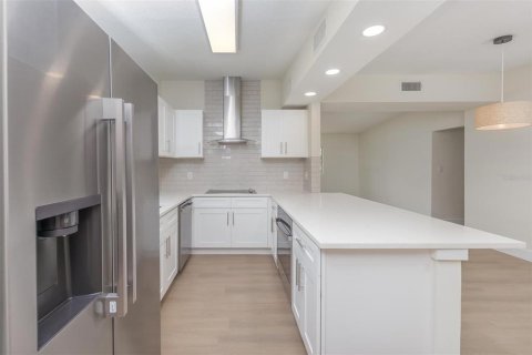 House in Orlando, Florida 3 bedrooms, 134.34 sq.m. № 2333884 - photo 20