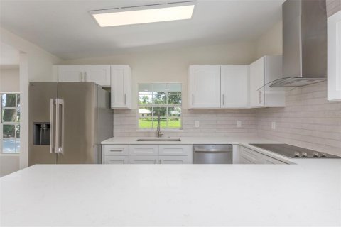 House in Orlando, Florida 3 bedrooms, 134.34 sq.m. № 2333884 - photo 18