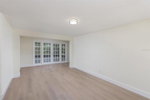 House in Orlando, Florida 3 bedrooms, 134.34 sq.m. № 2333884 - photo 22