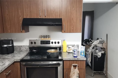 Propiedad comercial en venta en Miami, Florida, 183.95 m2 № 2030482 - foto 5