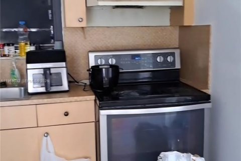 Propiedad comercial en venta en Miami, Florida, 183.95 m2 № 2030482 - foto 11