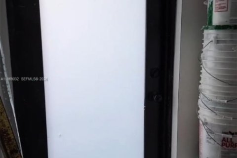 Propiedad comercial en venta en Miami, Florida, 183.95 m2 № 2030482 - foto 27