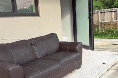 Propiedad comercial en venta en Miami, Florida, 183.95 m2 № 2030482 - foto 28