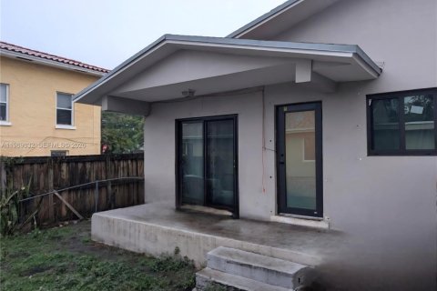 Propiedad comercial en venta en Miami, Florida, 183.95 m2 № 2030482 - foto 16