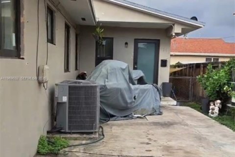 Propiedad comercial en venta en Miami, Florida, 183.95 m2 № 2030482 - foto 22