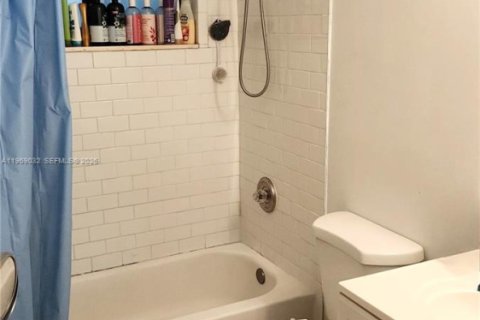 Propiedad comercial en venta en Miami, Florida, 183.95 m2 № 2030482 - foto 6