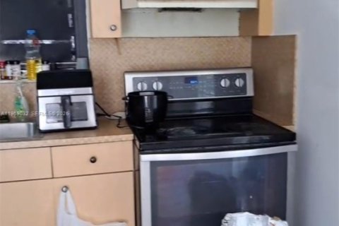 Propiedad comercial en venta en Miami, Florida, 183.95 m2 № 2030482 - foto 26