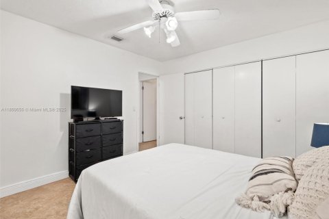 Condo in Miami, Florida, 2 bedrooms  № 1898149 - photo 22