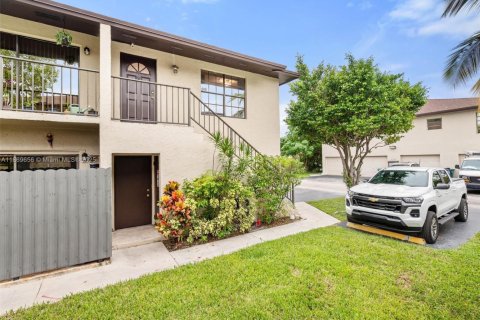 Condo in Miami, Florida, 2 bedrooms  № 1898149 - photo 7