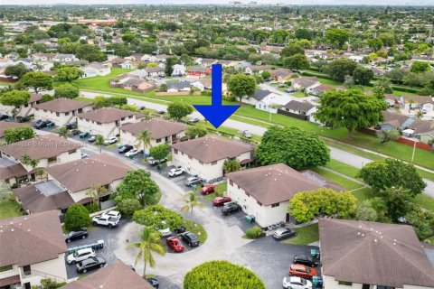 Condo in Miami, Florida, 2 bedrooms  № 1898149 - photo 30
