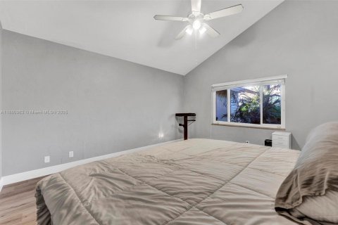 Condo in Lauderhill, Florida, 2 bedrooms  № 1922366 - photo 15