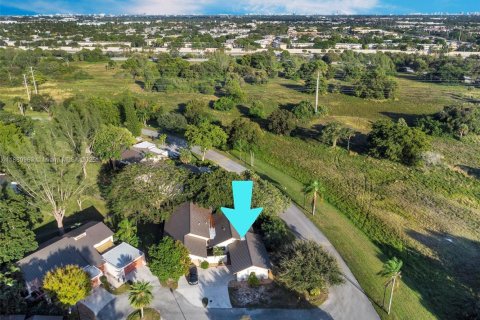 Condo in Lauderhill, Florida, 2 bedrooms  № 1922366 - photo 4