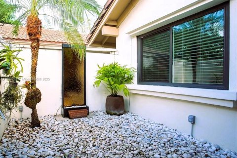 Condo in Lauderhill, Florida, 2 bedrooms  № 1922366 - photo 6