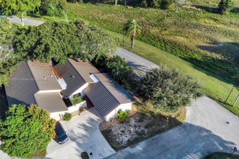 Condo in Lauderhill, Florida, 2 bedrooms  № 1922366 - photo 5