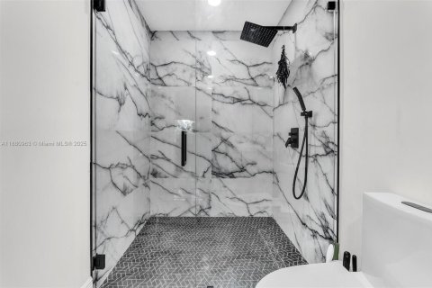 Condo in Lauderhill, Florida, 2 bedrooms  № 1922366 - photo 17