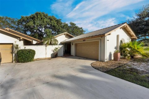 Condo in Lauderhill, Florida, 2 bedrooms  № 1922366 - photo 2