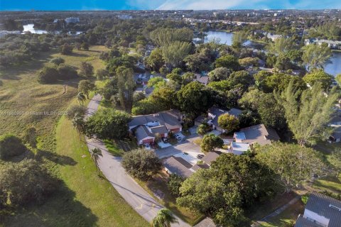 Condo in Lauderhill, Florida, 2 bedrooms  № 1922366 - photo 22