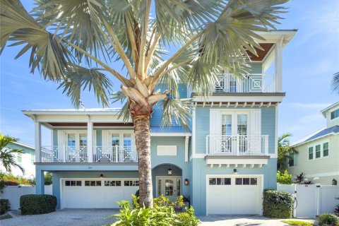 House in Anna Maria, Florida 4 bedrooms, 314.47 sq.m. № 2105711