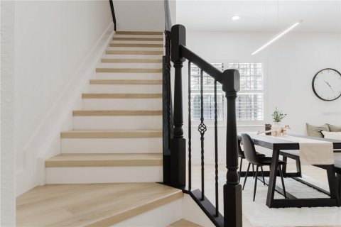 Casa en venta en Orlando, Florida, 5 dormitorios, 288.93 m2 № 1919803 - foto 10