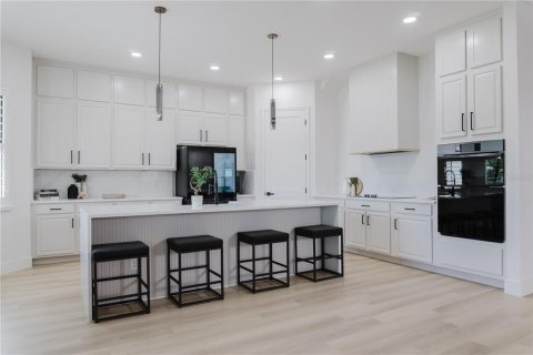 Casa en venta en Orlando, Florida, 5 dormitorios, 288.93 m2 № 1919803 - foto 13