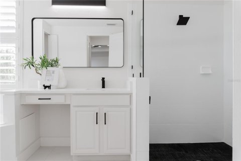 Casa en venta en Orlando, Florida, 5 dormitorios, 288.93 m2 № 1919803 - foto 29