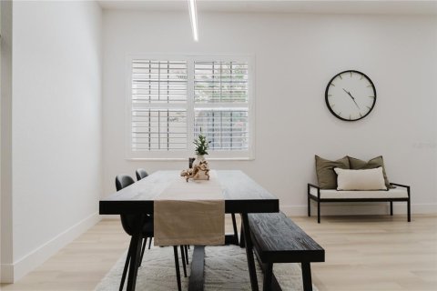 Casa en venta en Orlando, Florida, 5 dormitorios, 288.93 m2 № 1919803 - foto 9