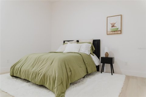 Casa en venta en Orlando, Florida, 5 dormitorios, 288.93 m2 № 1919803 - foto 19